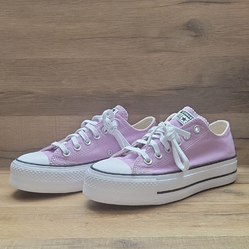 Converse Women's Light Purple Canvas Sneakers